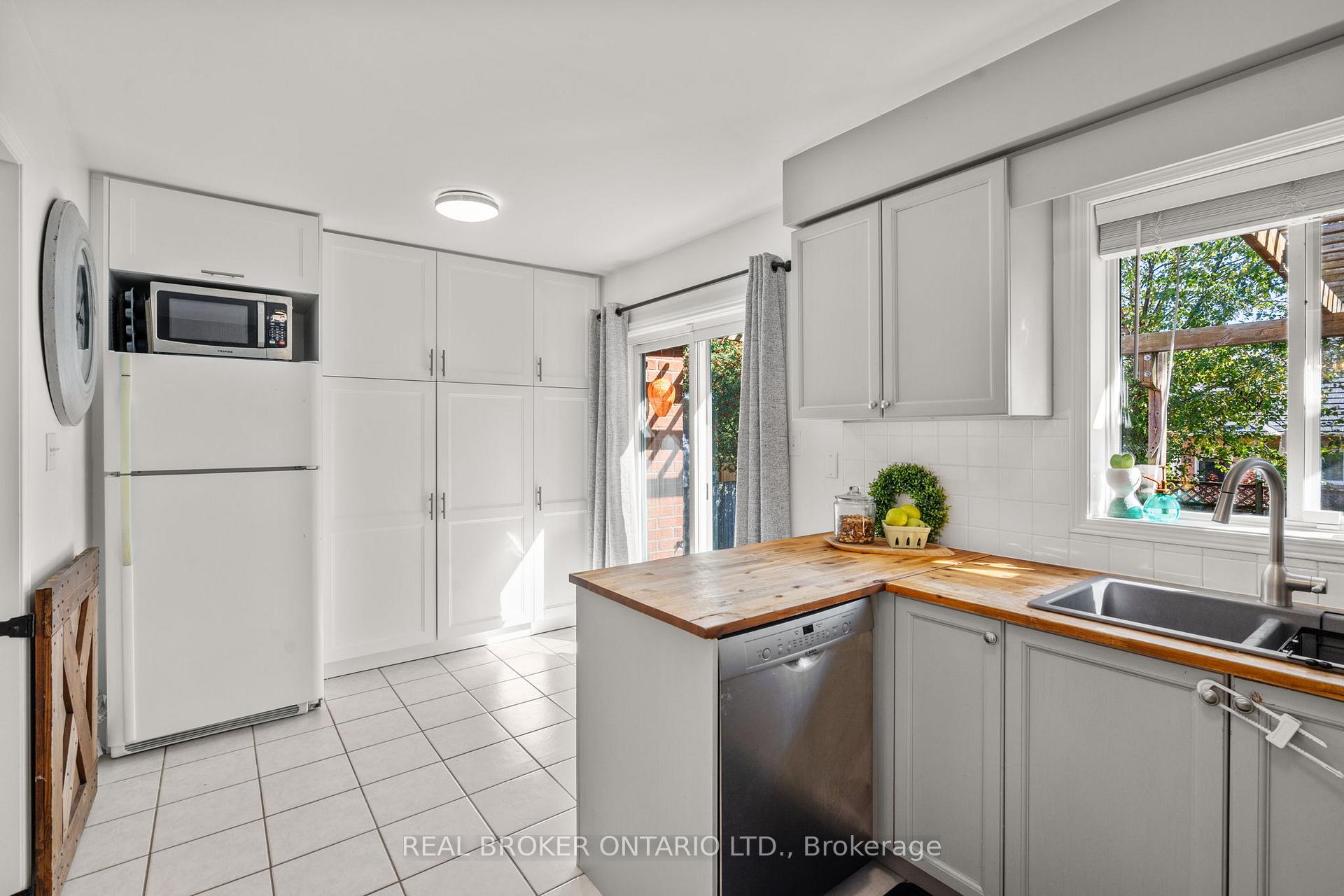 Photo 16 of 46 Bolster Lane, Uxbridge — HOMEH