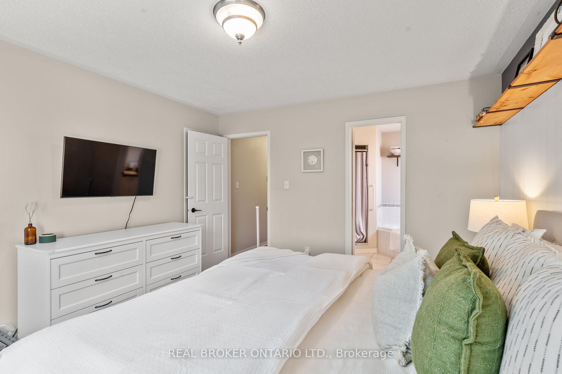 Photo 21 of 46 Bolster Lane, Uxbridge — HOMEH