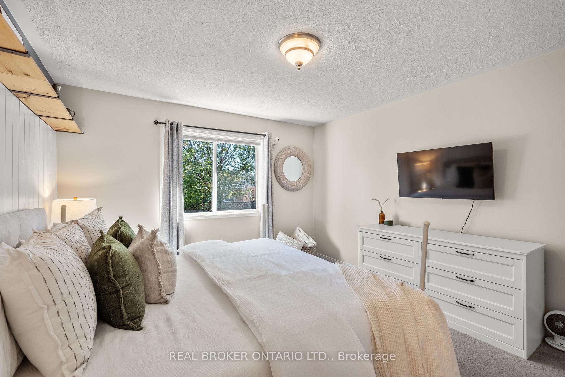 Photo 22 of 46 Bolster Lane, Uxbridge — HOMEH