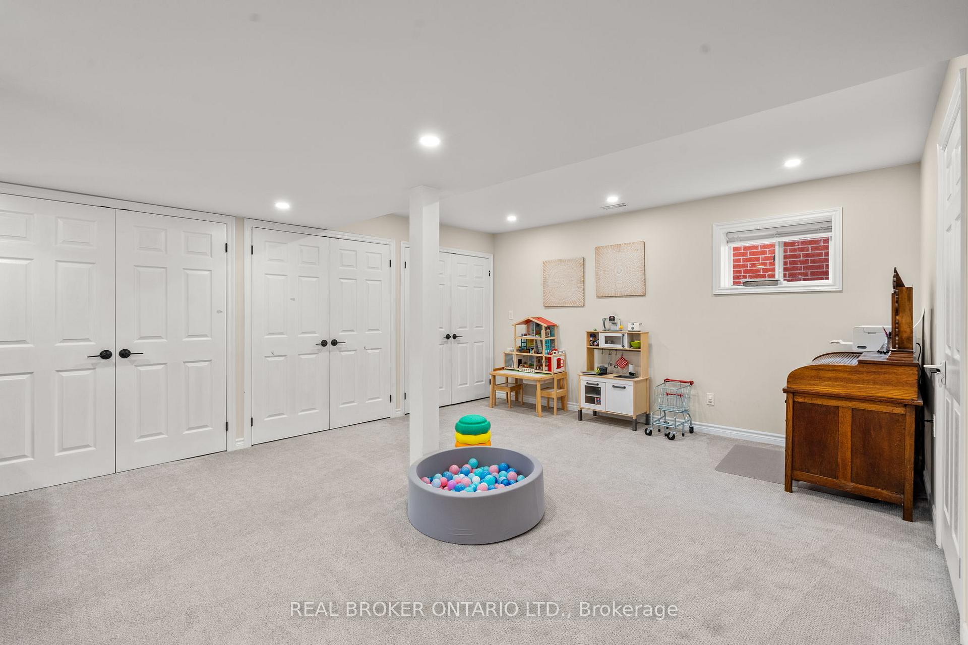 Photo 32 of 46 Bolster Lane, Uxbridge — HOMEH