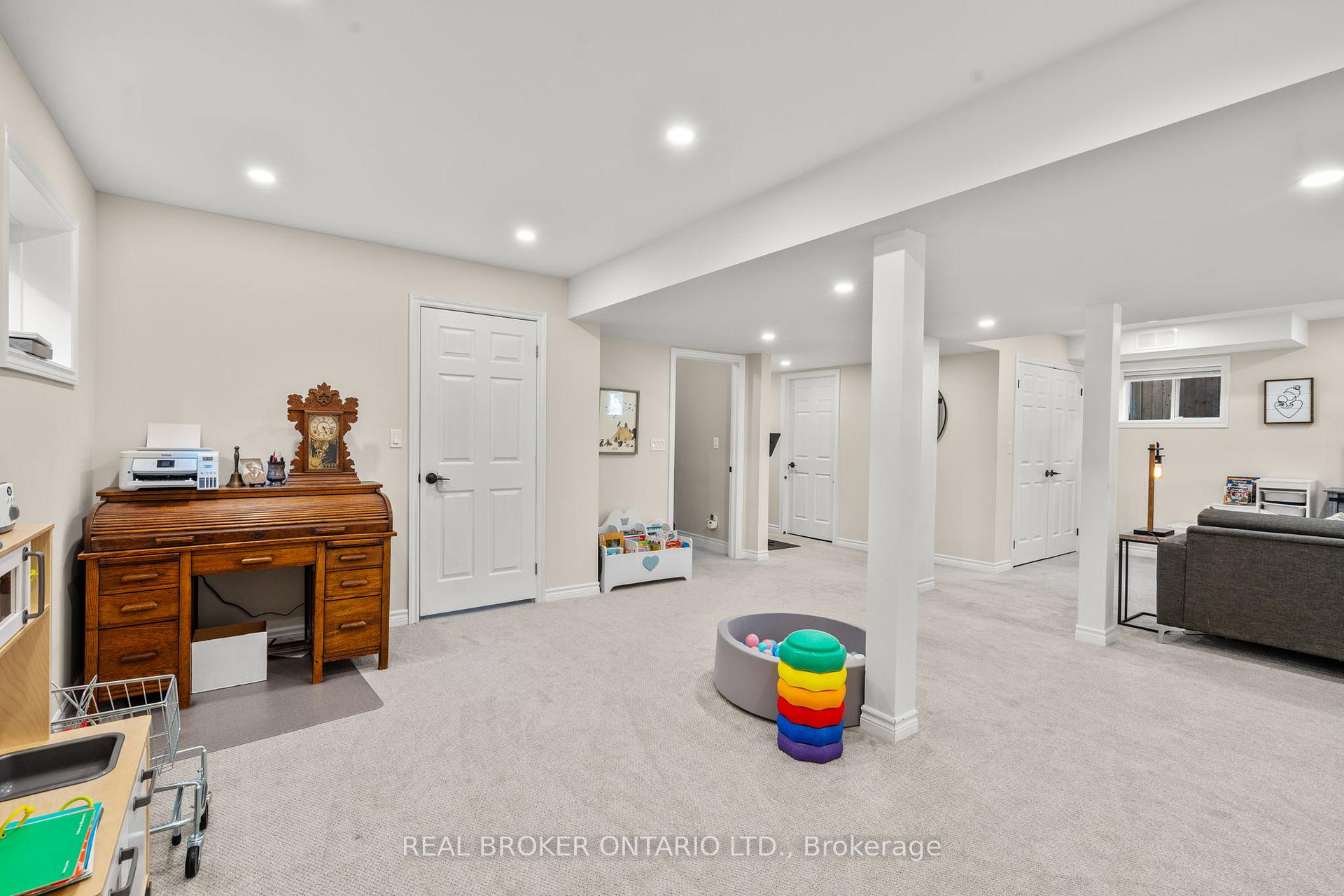 Photo 34 of 46 Bolster Lane, Uxbridge — HOMEH