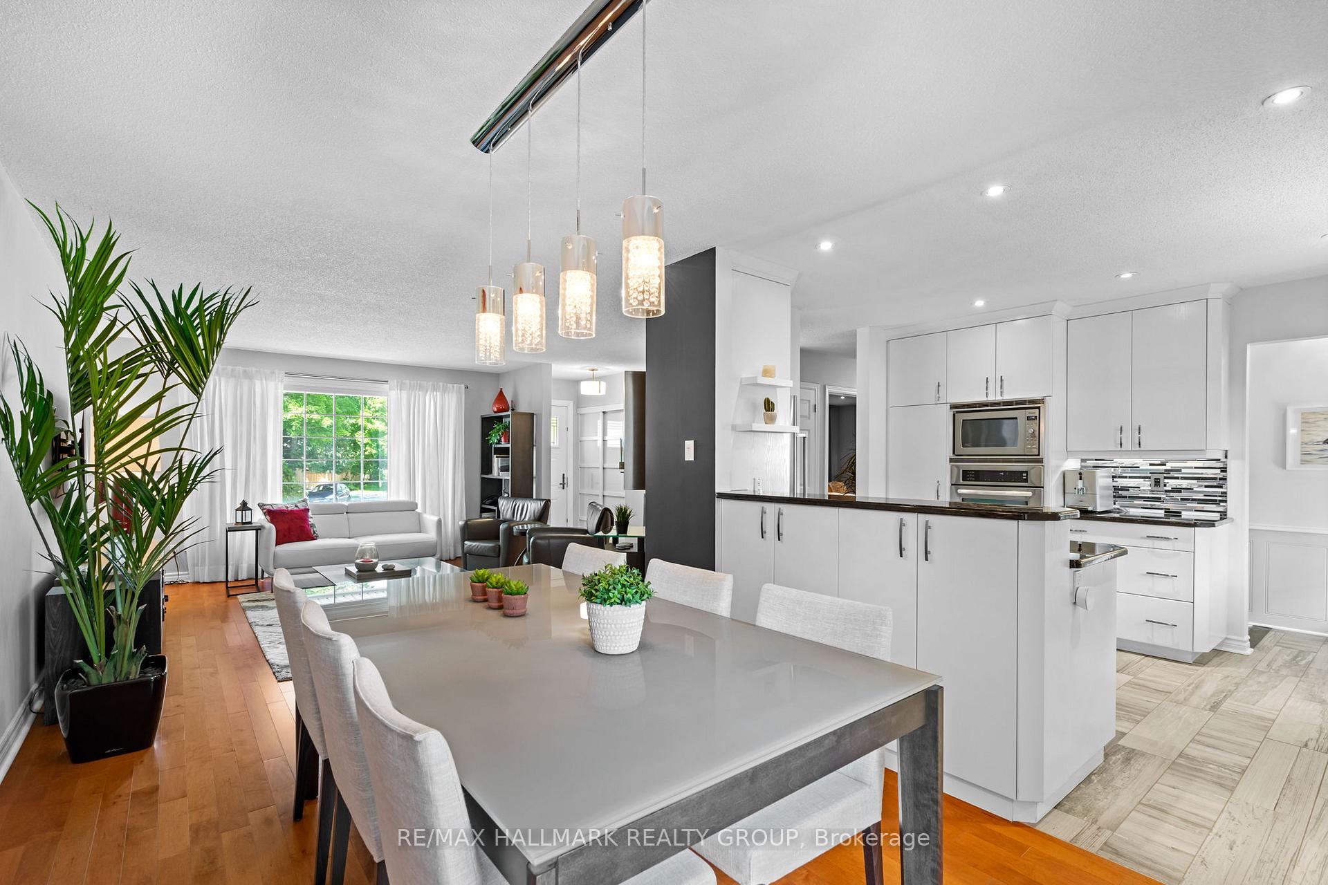 Photo 9 of 2140 Blue Jay Crescent, Ottawa, Beacon Hill North — HOMEH