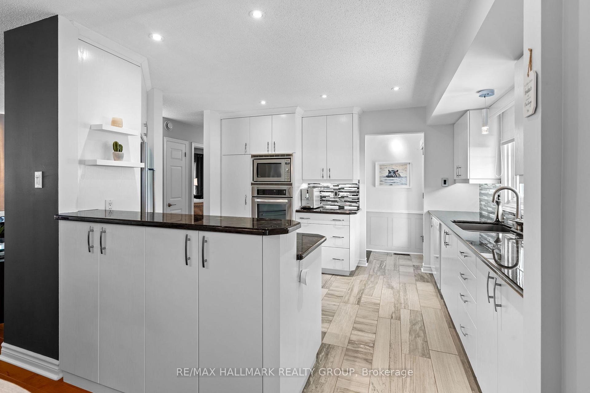 Photo 6 of 2140 Blue Jay Crescent, Ottawa, Beacon Hill North — HOMEH
