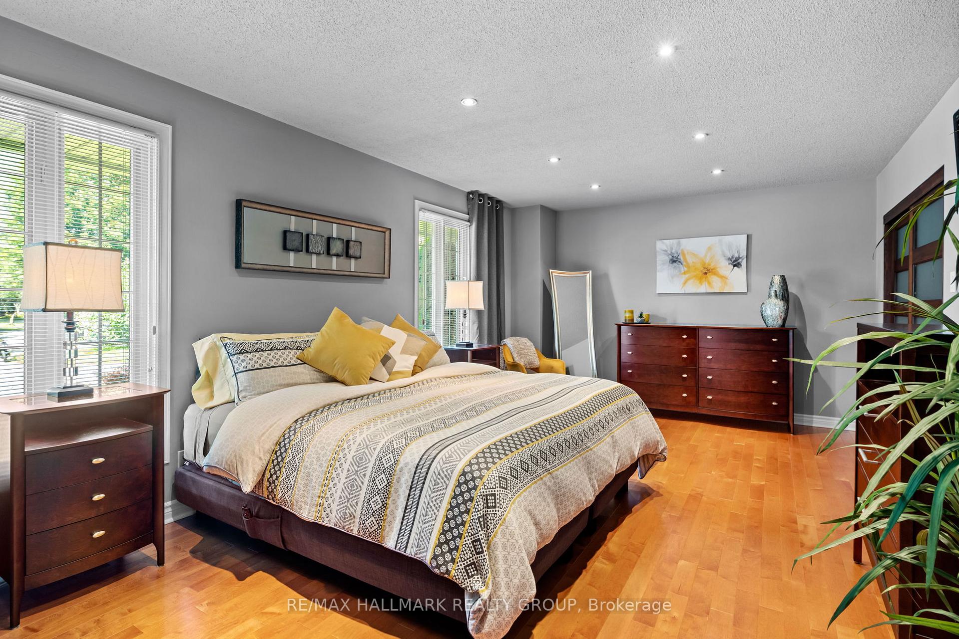 Photo 17 of 2140 Blue Jay Crescent, Ottawa, Beacon Hill North — HOMEH