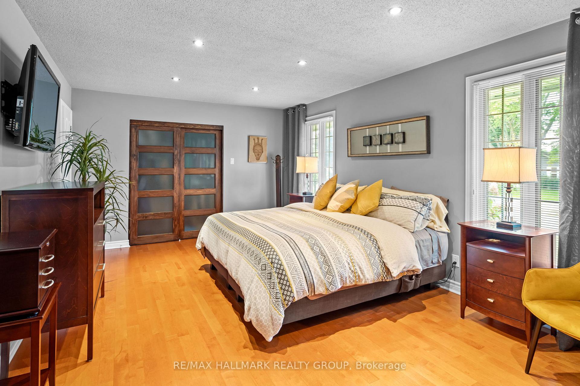 Photo 14 of 2140 Blue Jay Crescent, Ottawa, Beacon Hill North — HOMEH