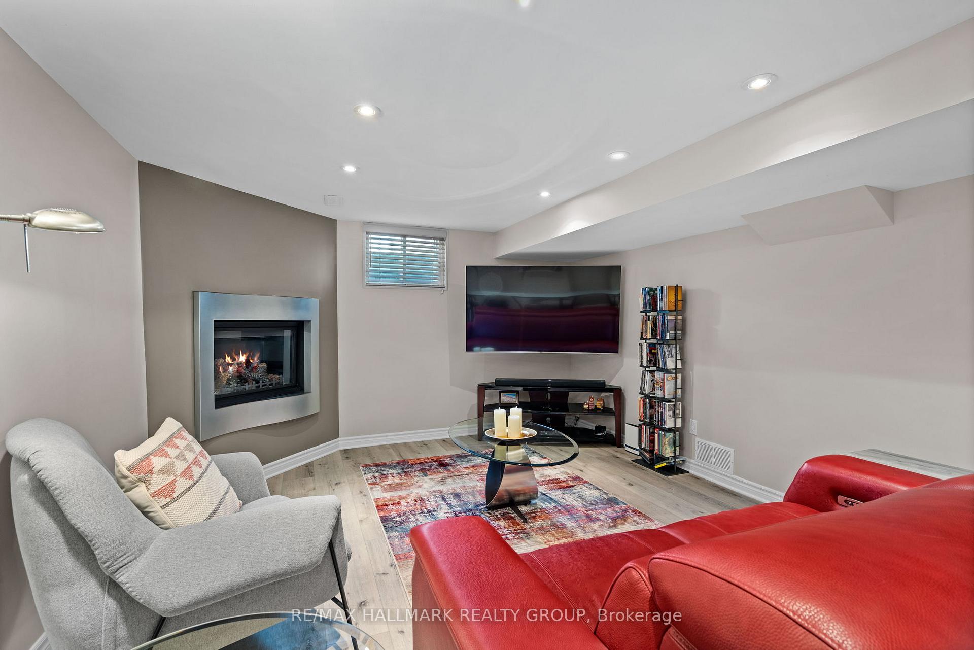 Photo 16 of 2140 Blue Jay Crescent, Ottawa, Beacon Hill North — HOMEH