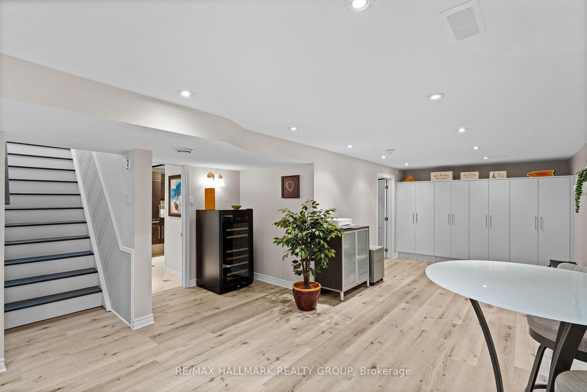 Photo 21 of 2140 Blue Jay Crescent, Ottawa, Beacon Hill North — HOMEH