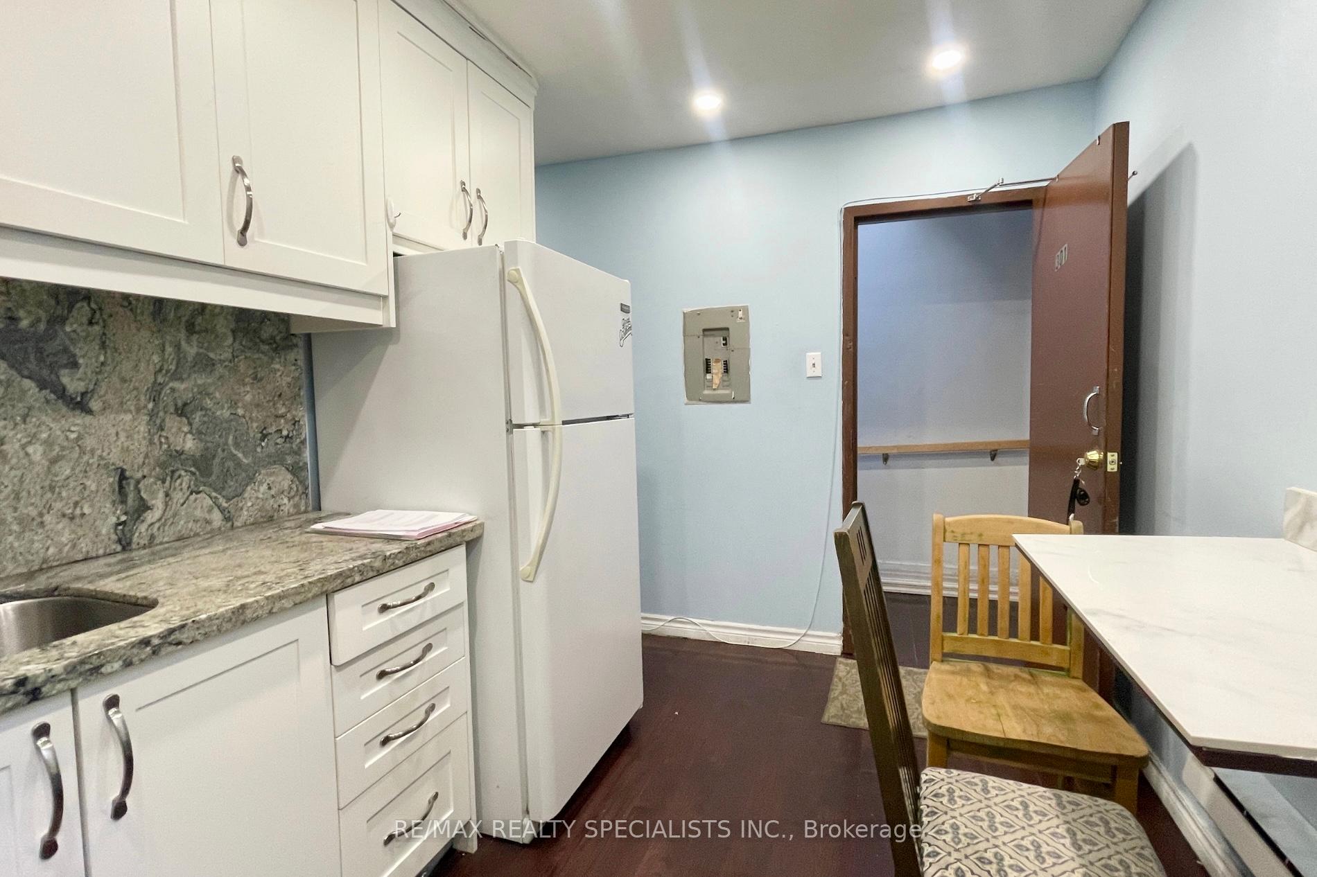 Photo 3 of Unit 301, 1118 College Street, Toronto, Little Portugal — HOMEH