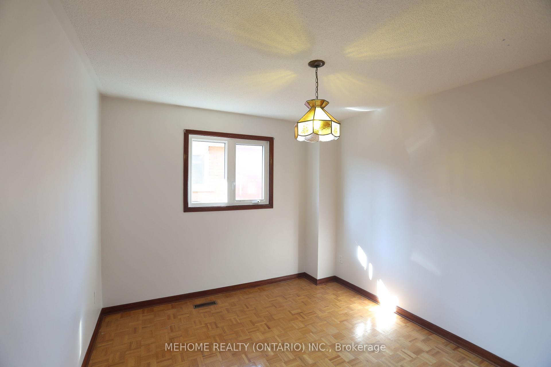Photo 11 of 70 Governor Crescent, Vaughan, East Woodbridge — HOMEH