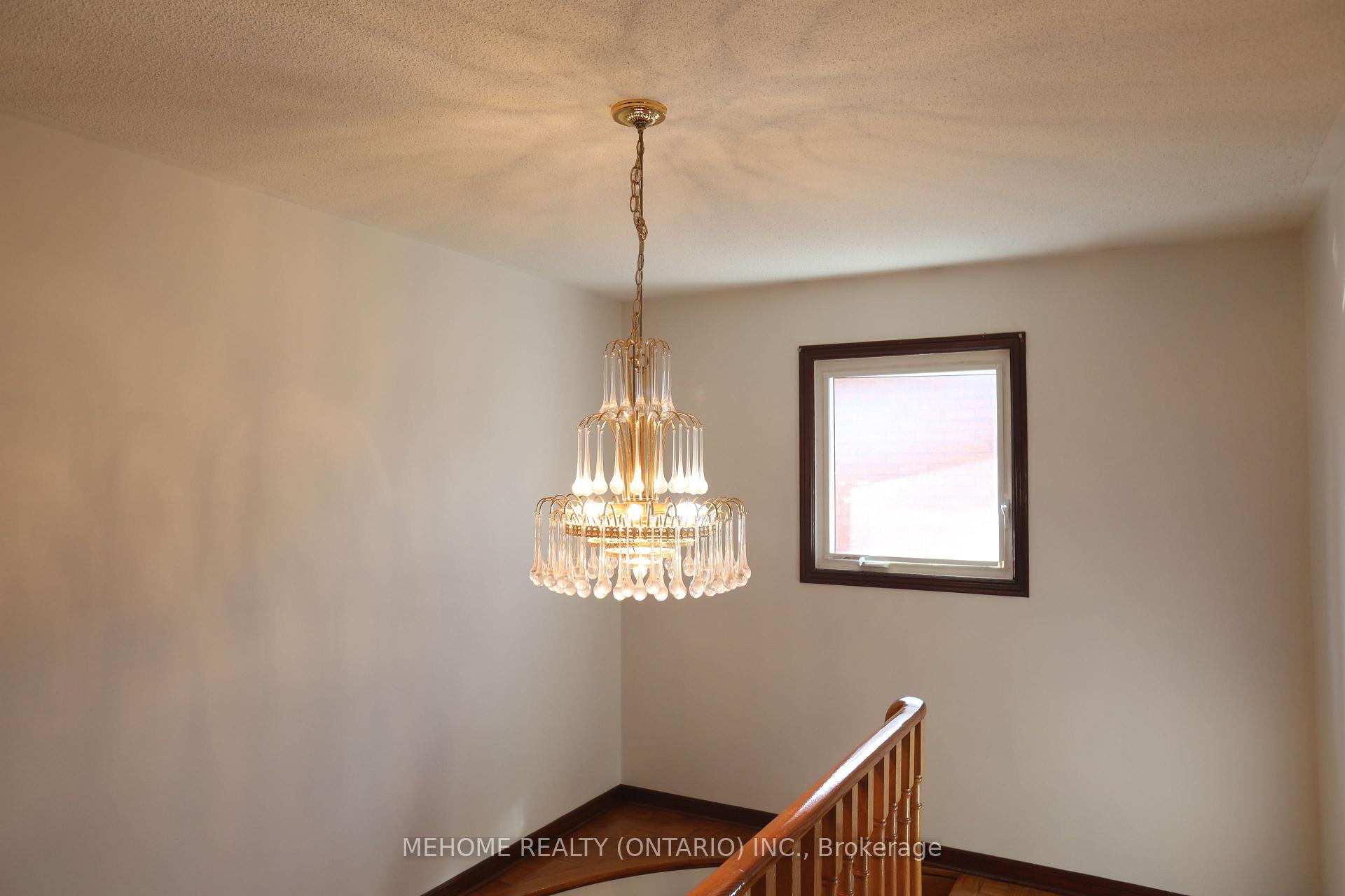 Photo 15 of 70 Governor Crescent, Vaughan, East Woodbridge — HOMEH