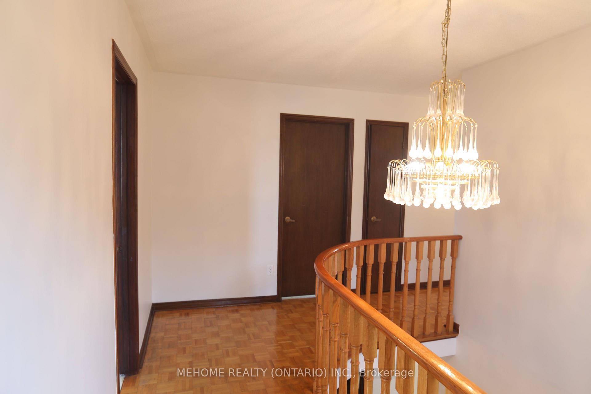 Photo 17 of 70 Governor Crescent, Vaughan, East Woodbridge — HOMEH