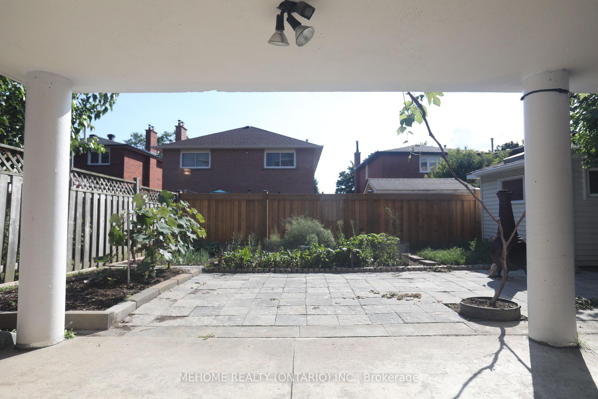 Photo 21 of 70 Governor Crescent, Vaughan, East Woodbridge — HOMEH