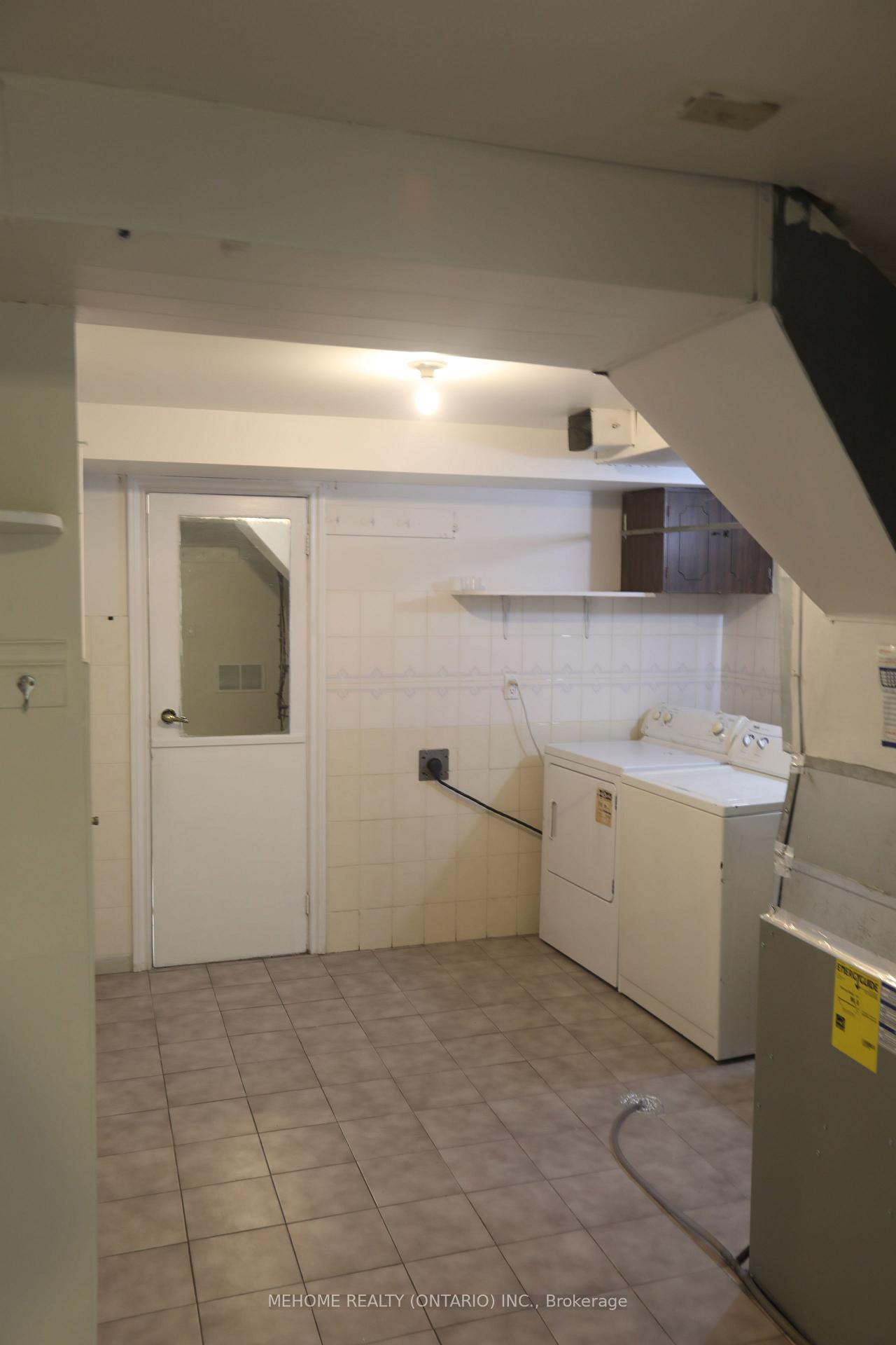 Photo 33 of 70 Governor Crescent, Vaughan, East Woodbridge — HOMEH