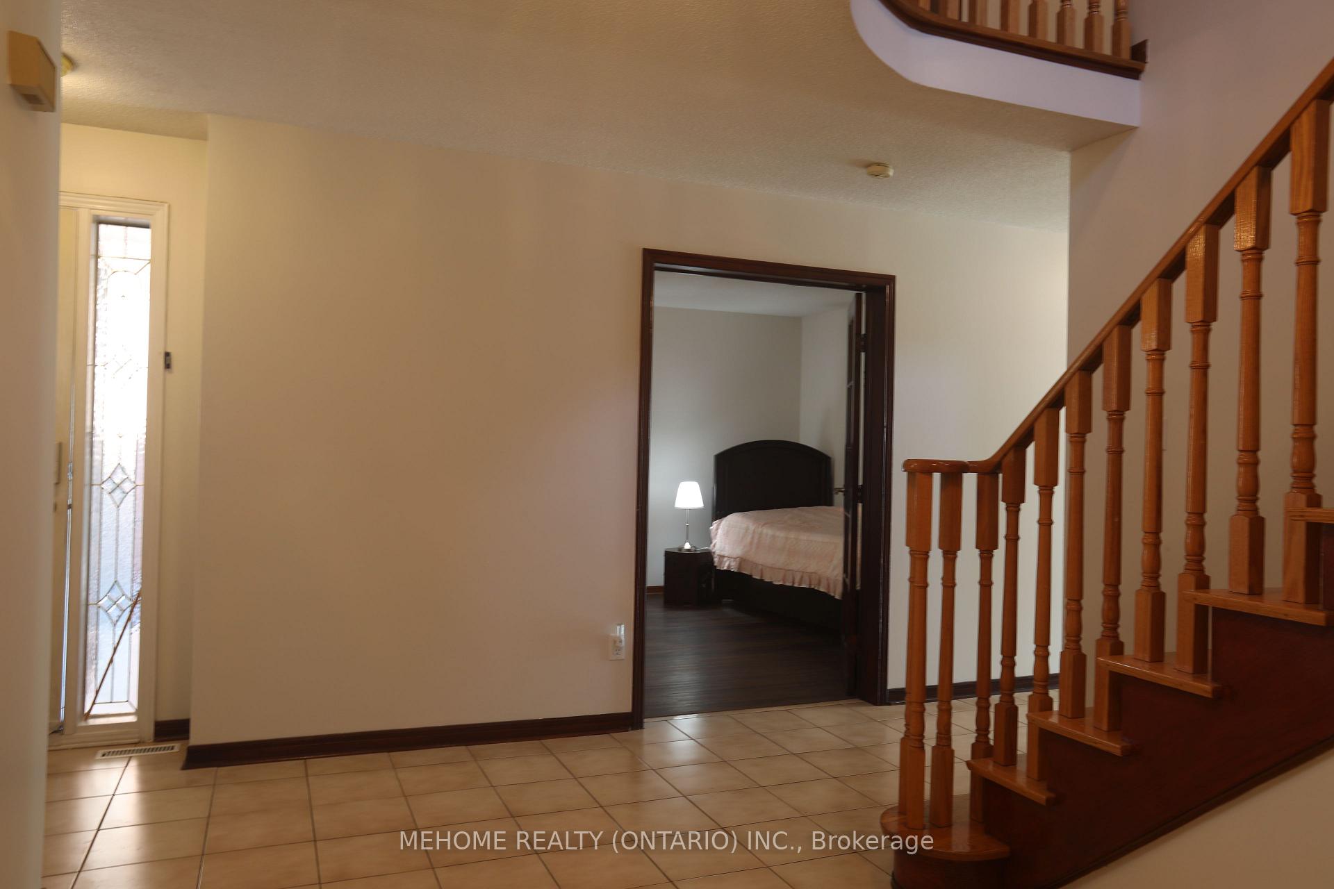 Photo 38 of 70 Governor Crescent, Vaughan, East Woodbridge — HOMEH