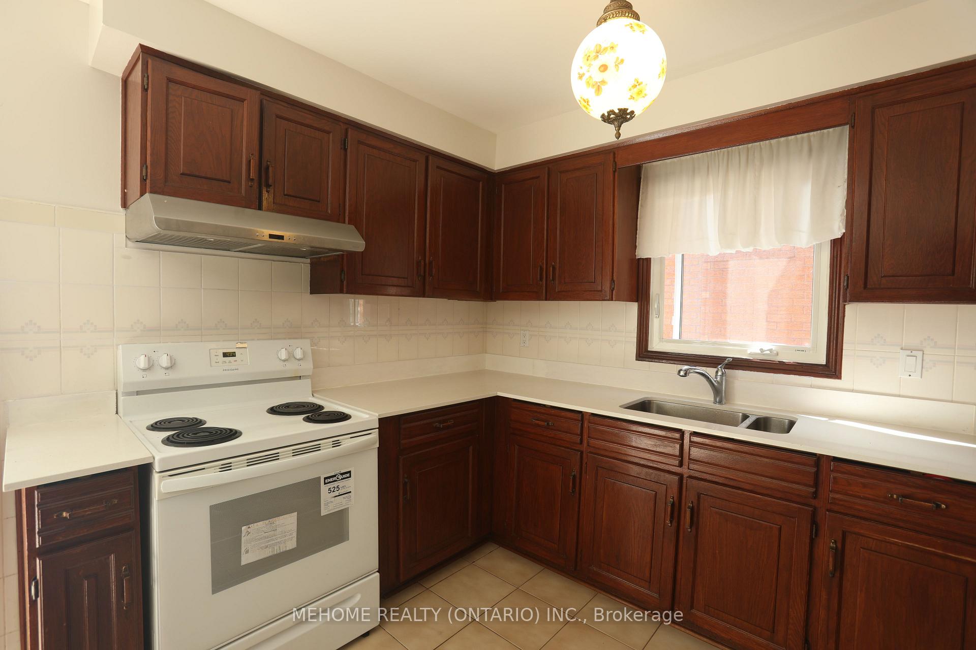 Photo 44 of 70 Governor Crescent, Vaughan, East Woodbridge — HOMEH