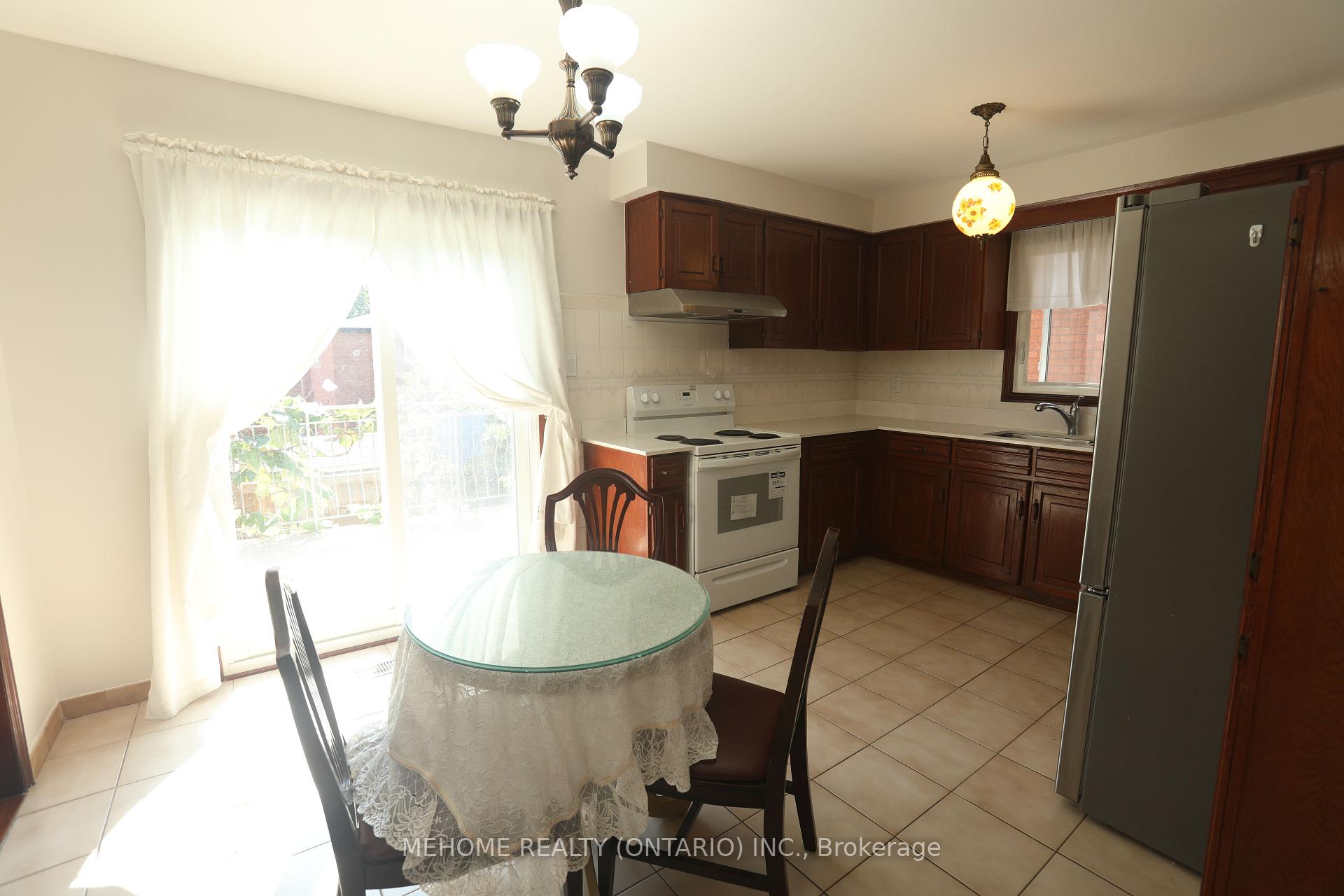 Photo 45 of 70 Governor Crescent, Vaughan, East Woodbridge — HOMEH