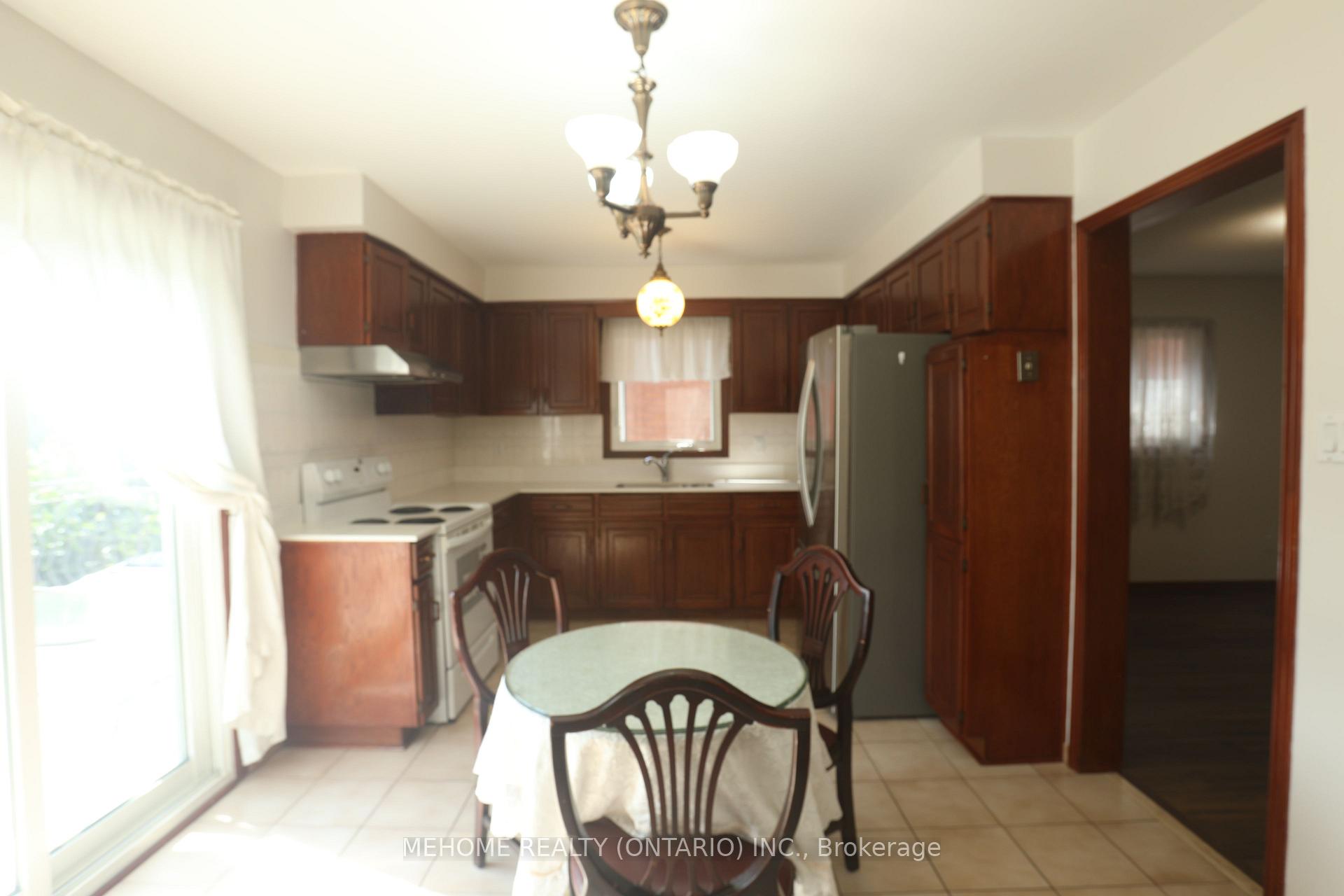 Photo 47 of 70 Governor Crescent, Vaughan, East Woodbridge — HOMEH