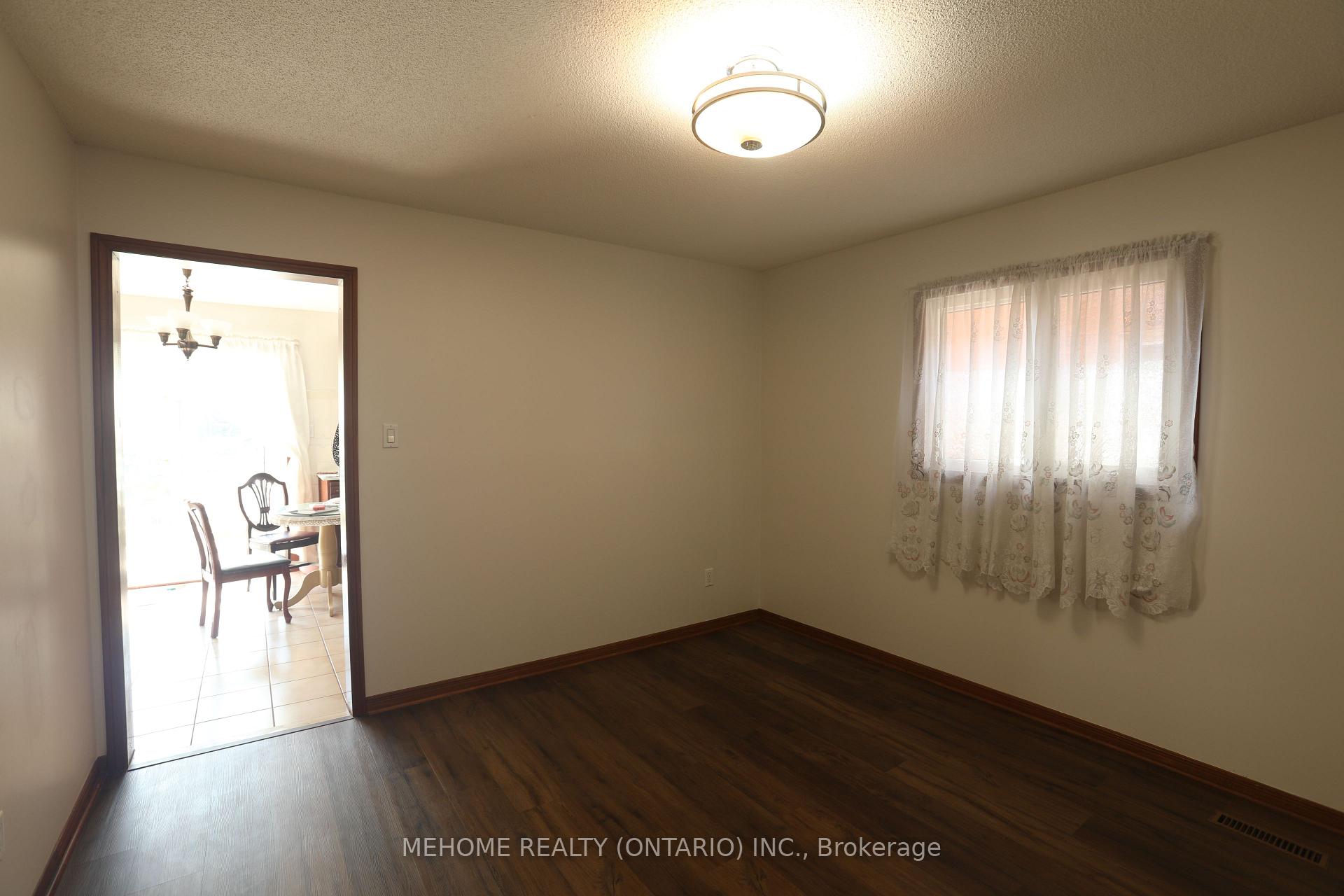 Photo 48 of 70 Governor Crescent, Vaughan, East Woodbridge — HOMEH