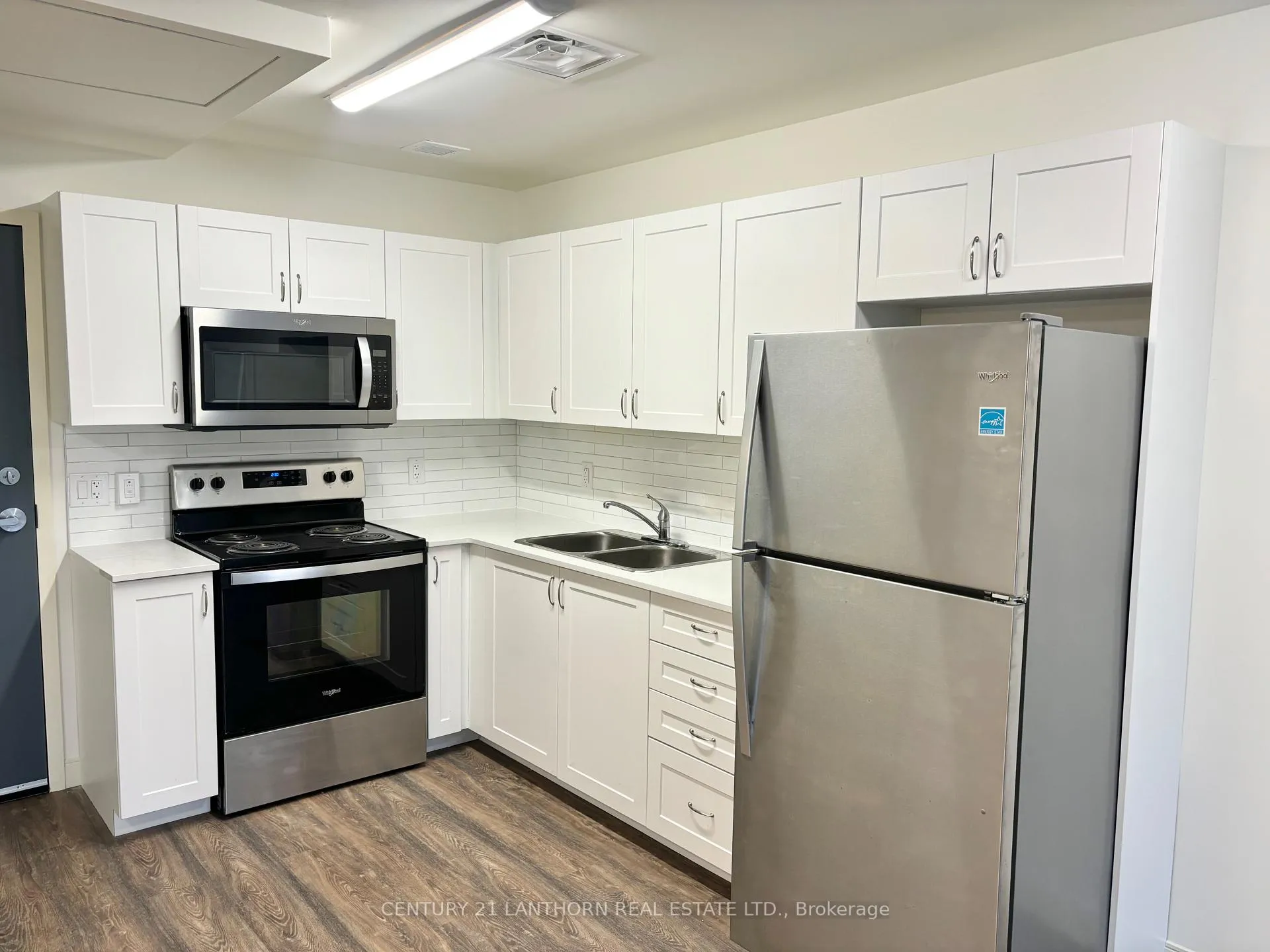 Photo 3 of Unit 209, 135 Station Street, Belleville, Belleville Ward — HOMEH