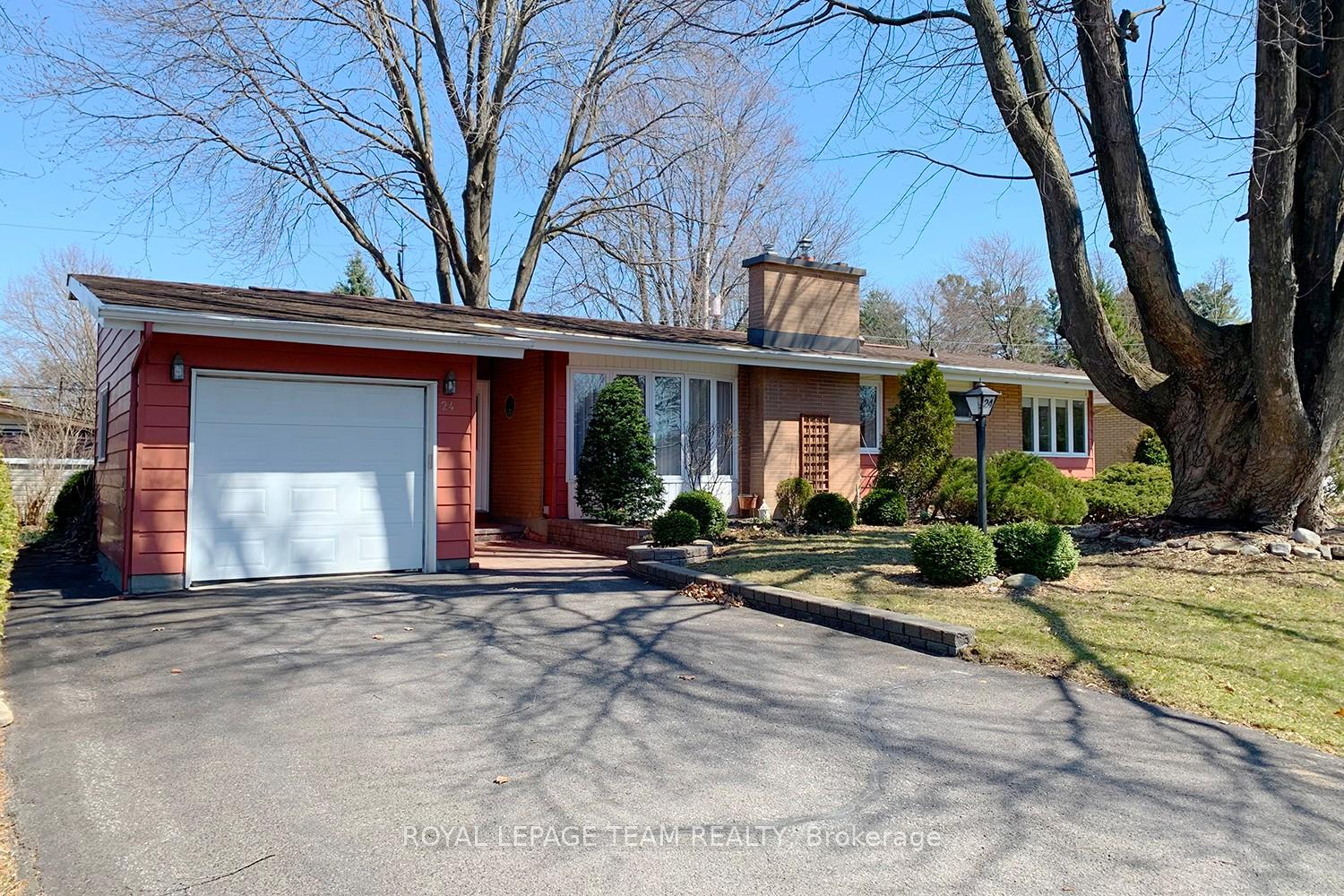 Photo 2 of 24 Ellery Crescent, Ottawa, Lynwood Village — HOMEH