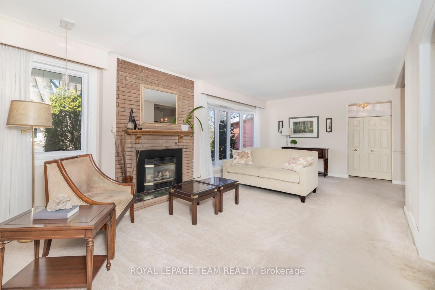 Photo 17 of 24 Ellery Crescent, Ottawa, Lynwood Village — HOMEH