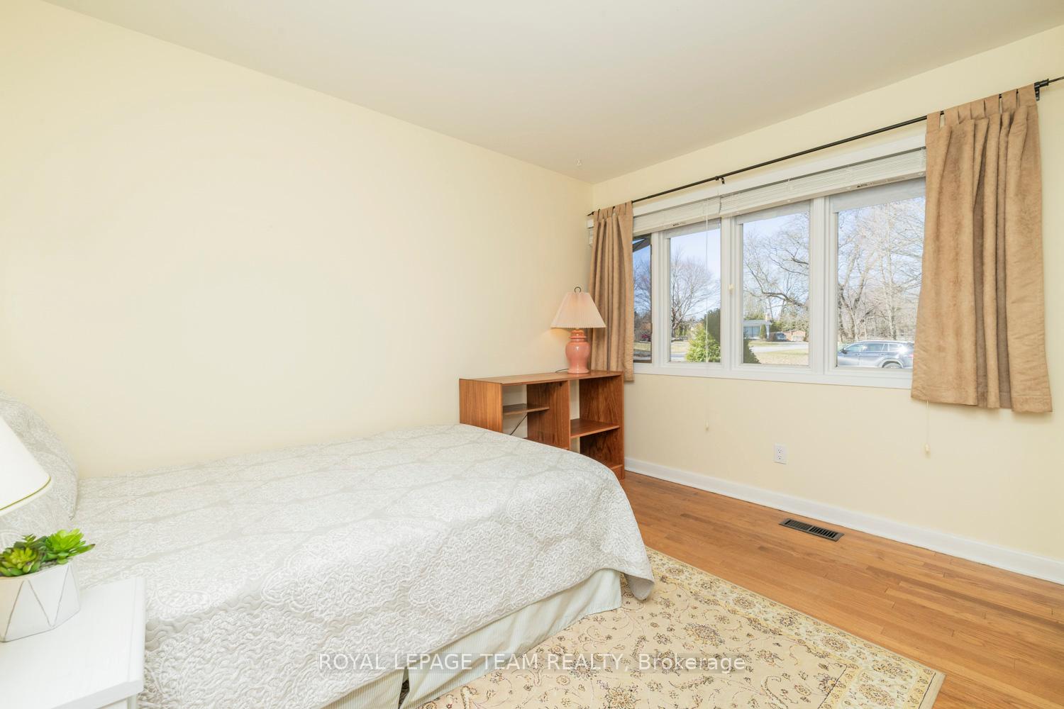 Photo 30 of 24 Ellery Crescent, Ottawa, Lynwood Village — HOMEH