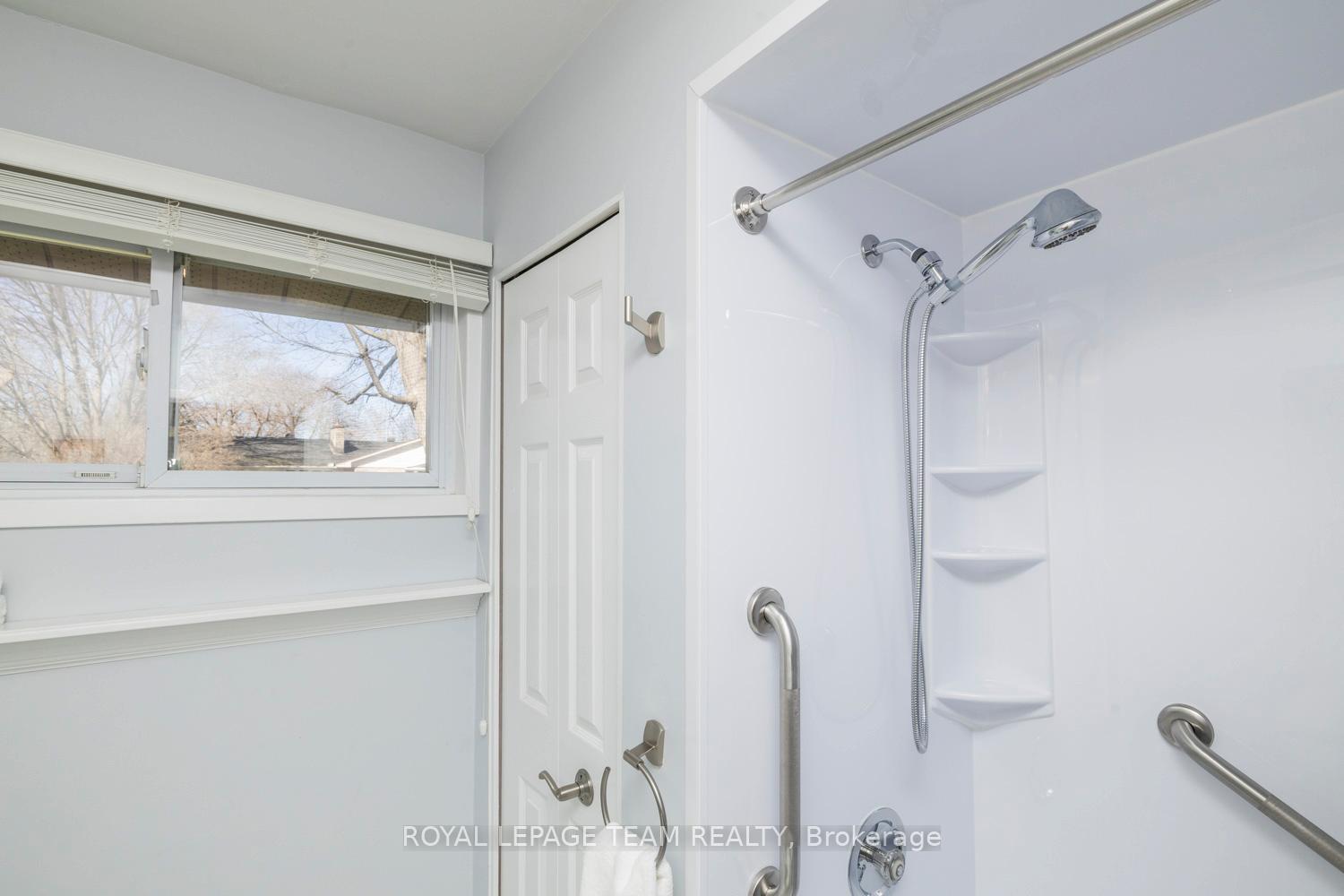 Photo 38 of 24 Ellery Crescent, Ottawa, Lynwood Village — HOMEH
