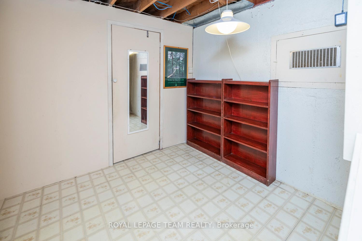 Photo 31 of 24 Ellery Crescent, Ottawa, Lynwood Village — HOMEH