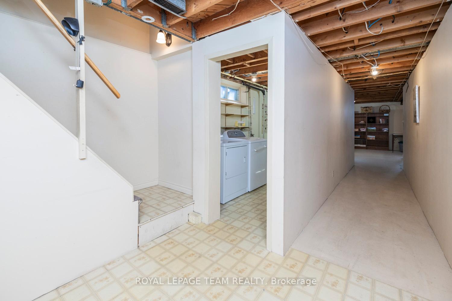 Photo 33 of 24 Ellery Crescent, Ottawa, Lynwood Village — HOMEH