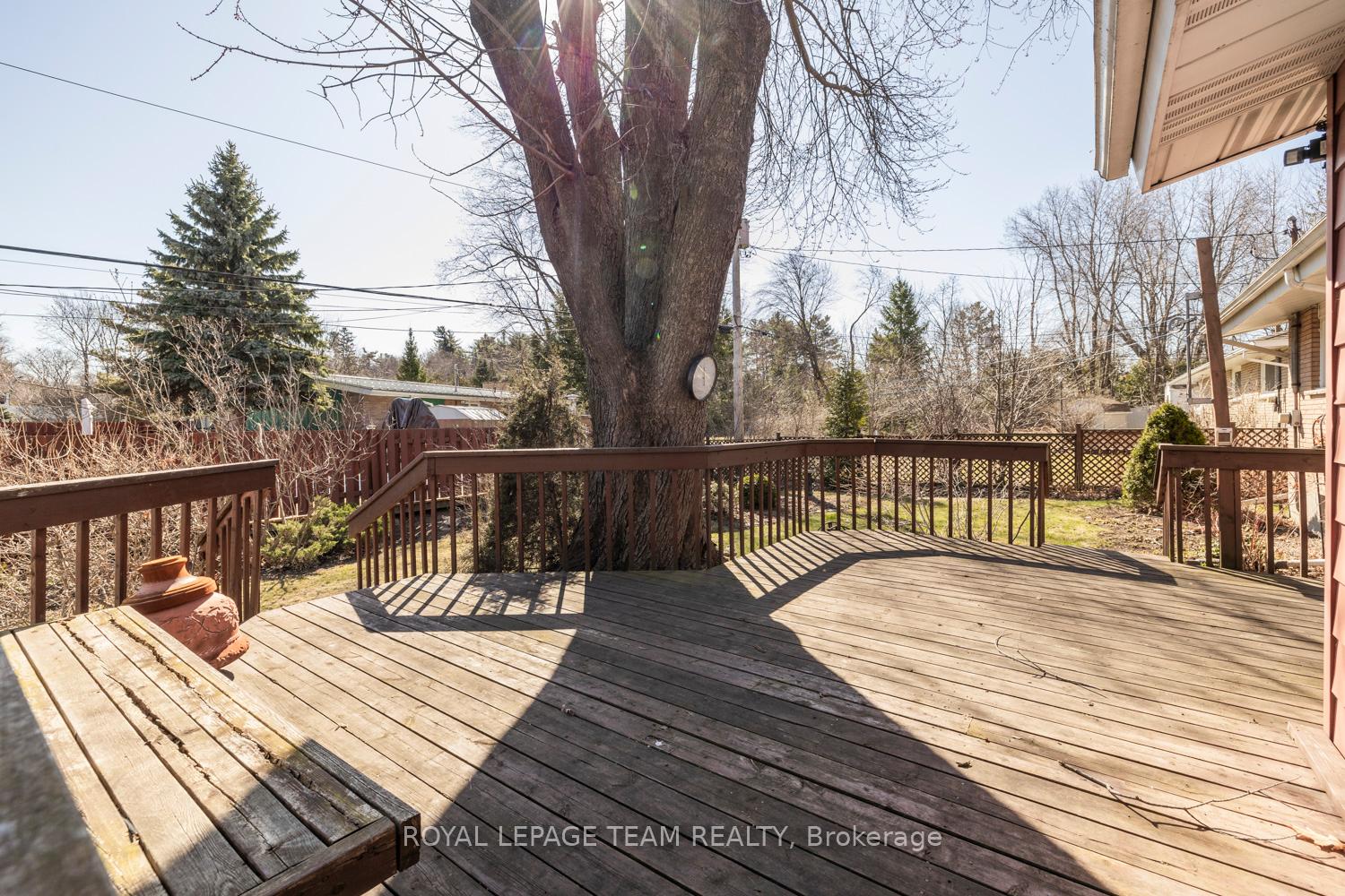 Photo 37 of 24 Ellery Crescent, Ottawa, Lynwood Village — HOMEH