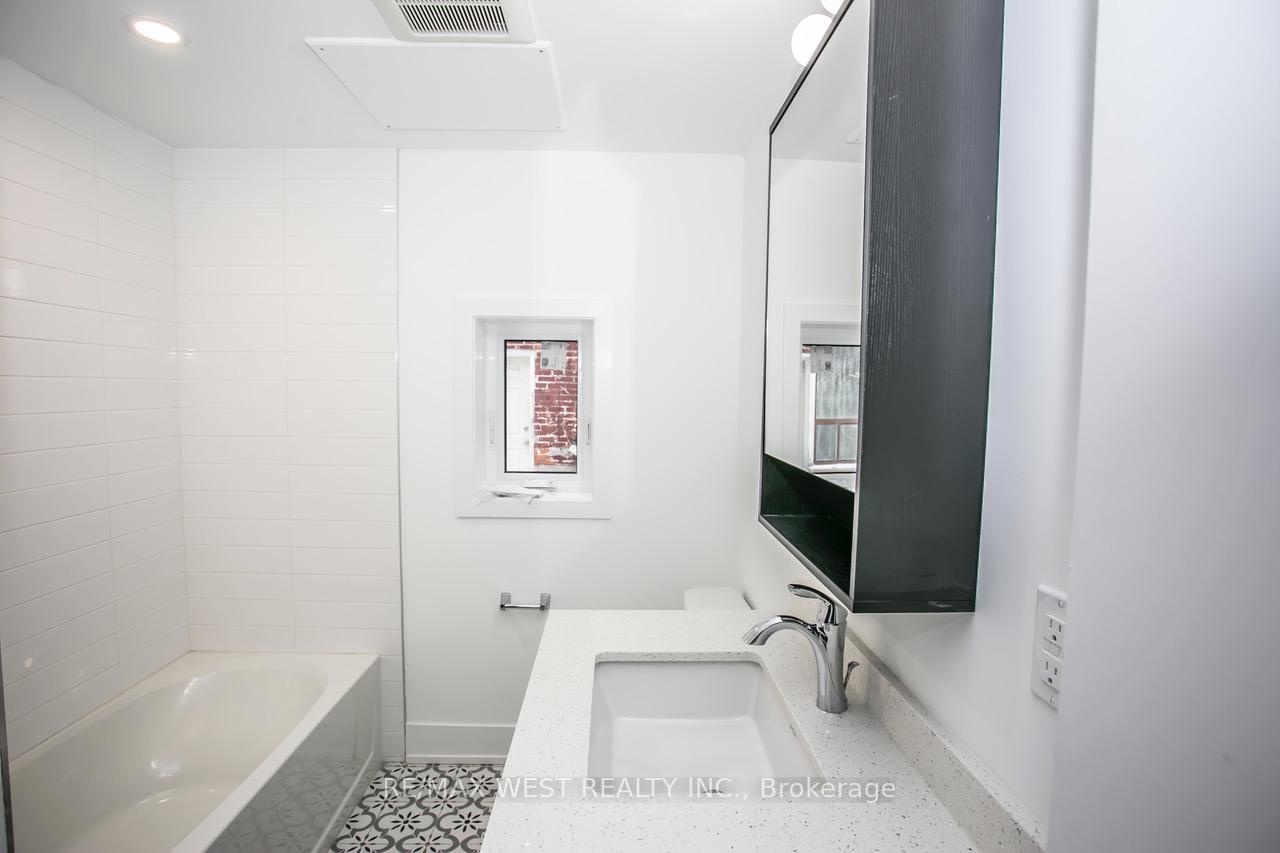 Photo 11 of Unit 1, 148 Dovercourt Road, Toronto, Little Portugal — HOMEH
