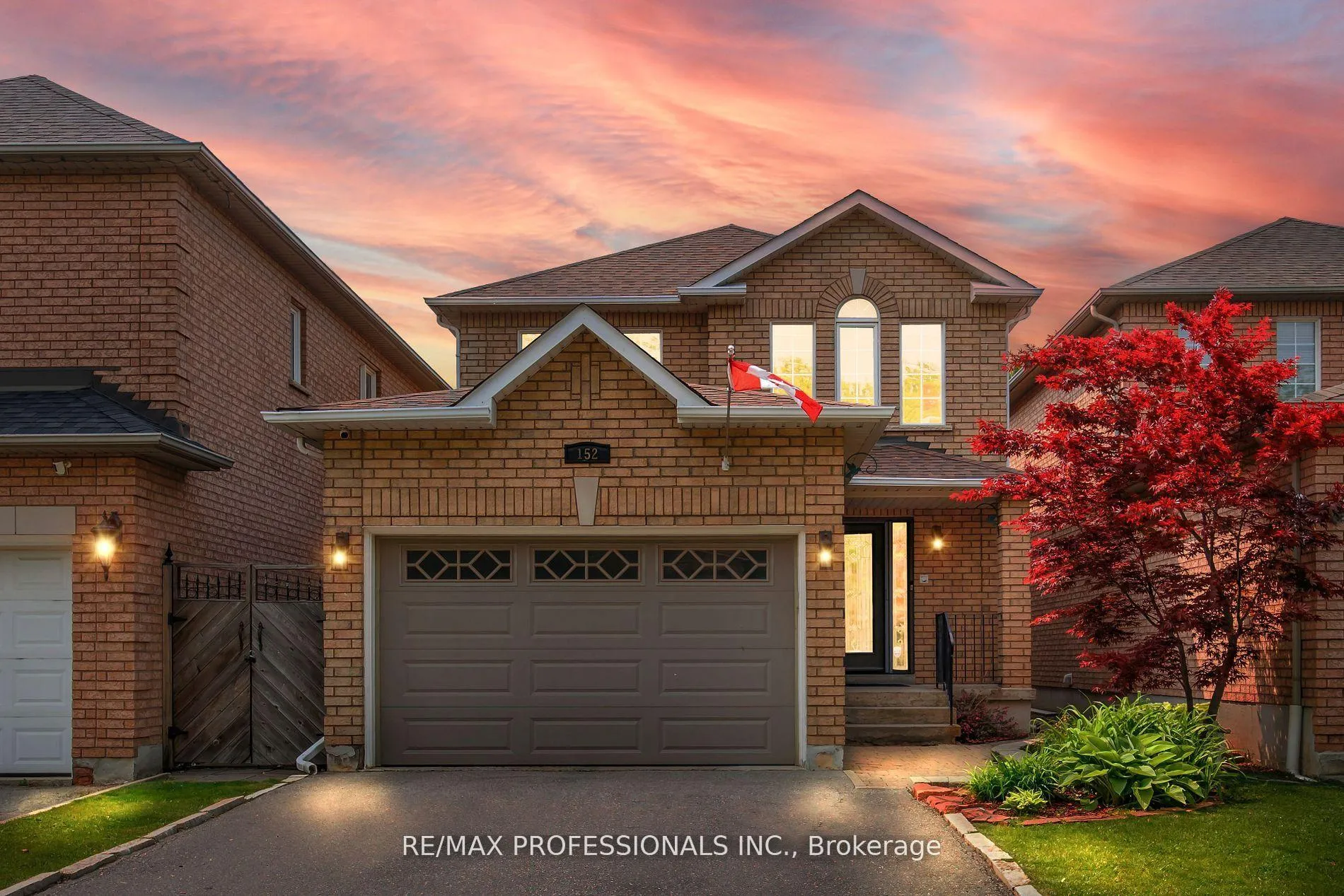 Photo 2 of 152 Ashton Drive, Vaughan, Maple — HOMEH