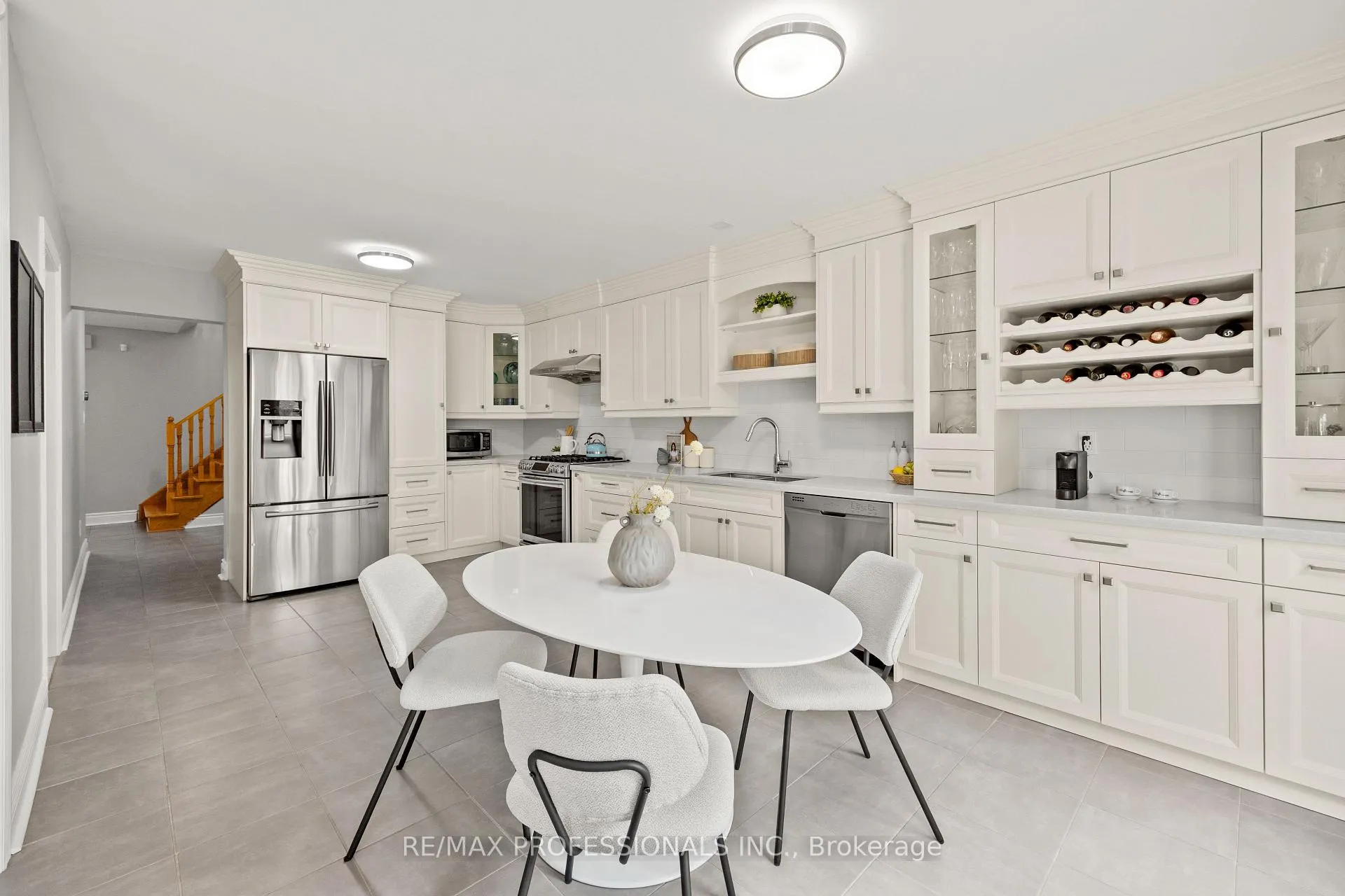Photo 12 of 152 Ashton Drive, Vaughan, Maple — HOMEH