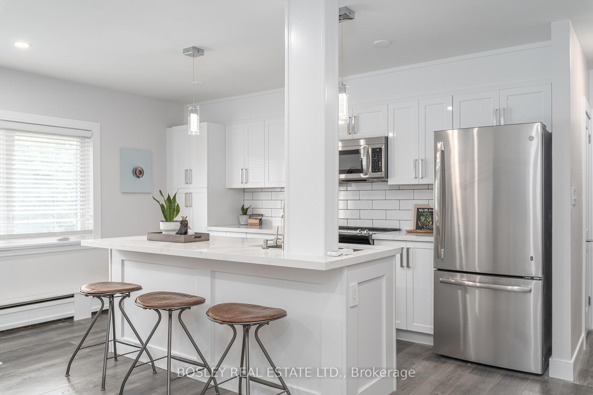 Photo 5 of Unit 3, 42 Cavell Avenue, Etobicoke, Mimico — HOMEH