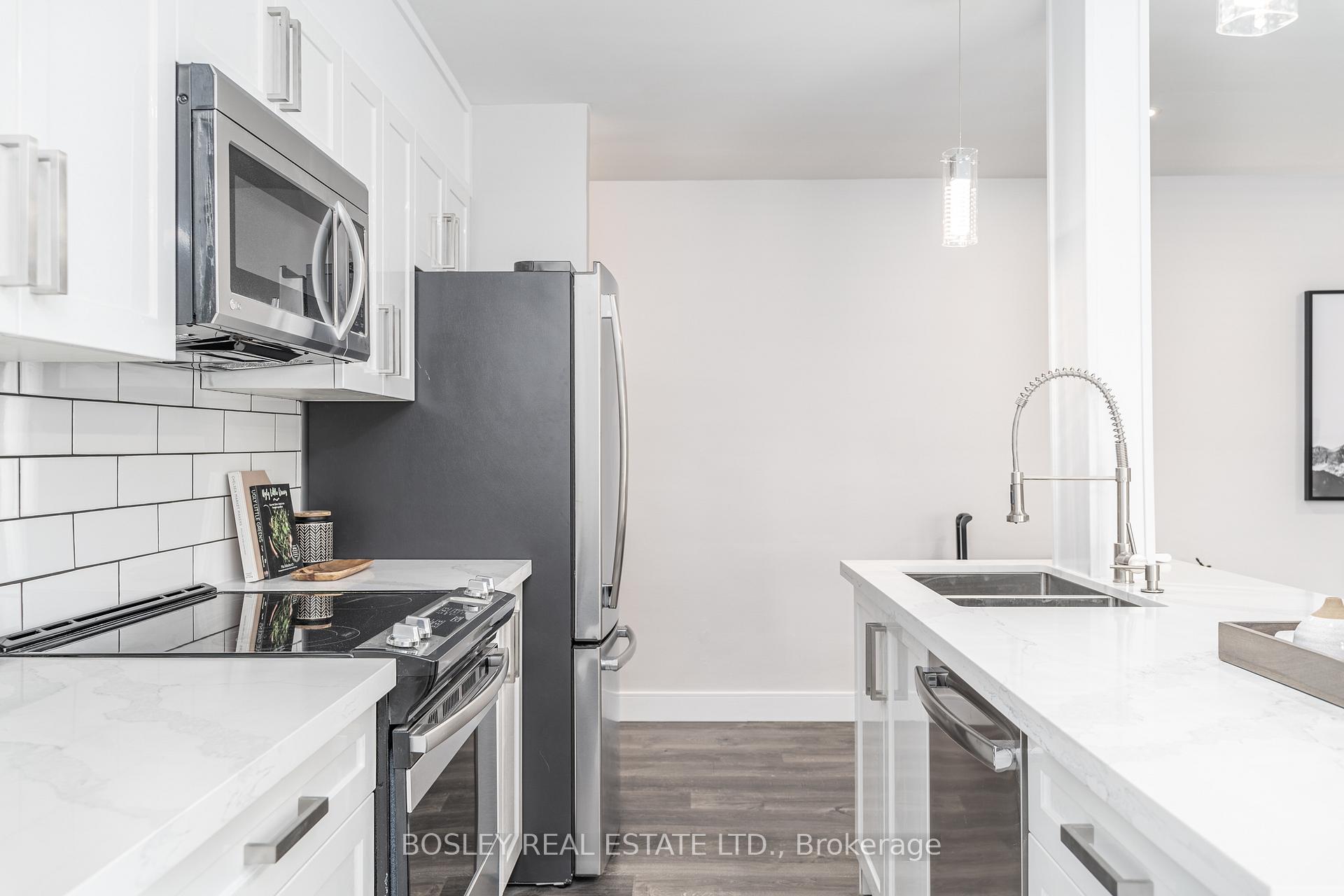 Photo 9 of Unit 3, 42 Cavell Avenue, Etobicoke, Mimico — HOMEH