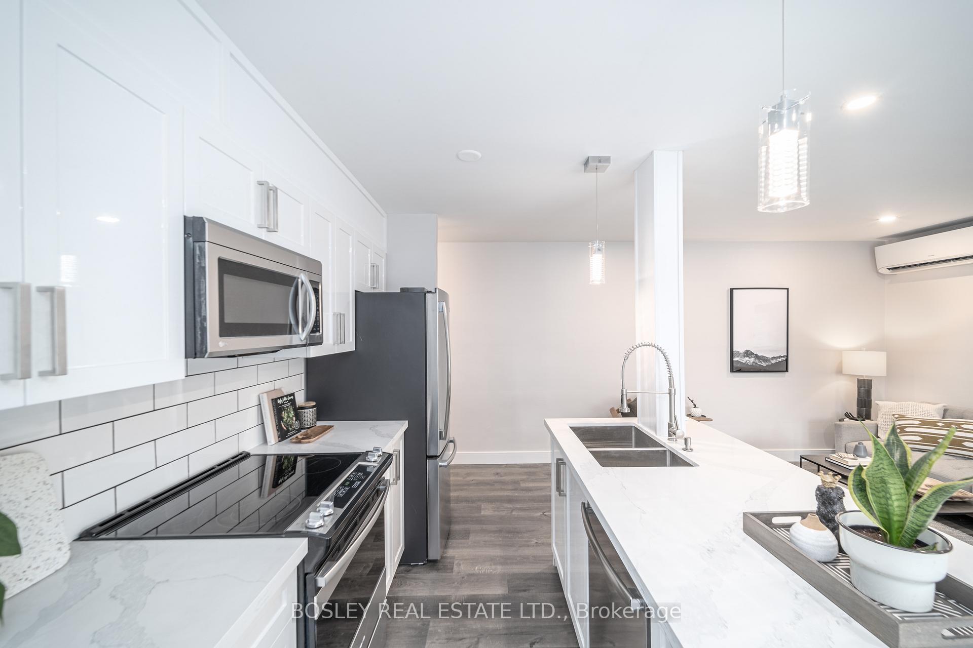 Photo 10 of Unit 3, 42 Cavell Avenue, Etobicoke, Mimico — HOMEH