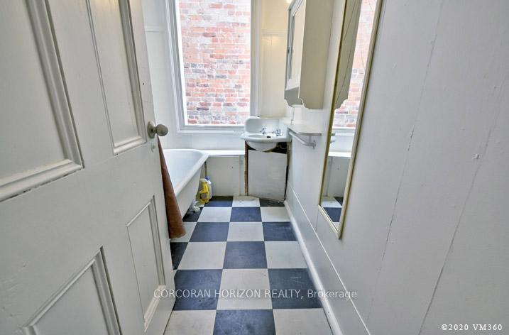 Photo 7 of Unit Upper, 391 Queen Street W, Toronto, Waterfront Communities — HOMEH