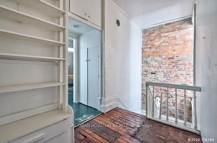 Photo 9 of Unit Upper, 391 Queen Street W, Toronto, Waterfront Communities — HOMEH