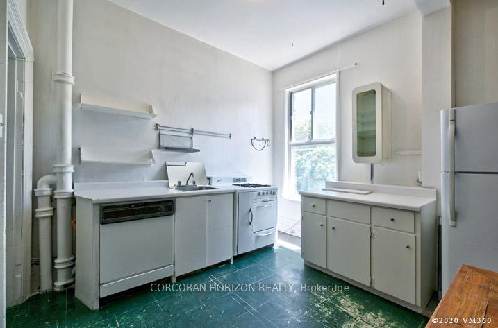 Photo 11 of Unit Upper, 391 Queen Street W, Toronto, Waterfront Communities — HOMEH