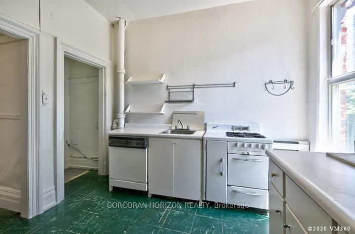 Photo 13 of Unit Upper, 391 Queen Street W, Toronto, Waterfront Communities — HOMEH