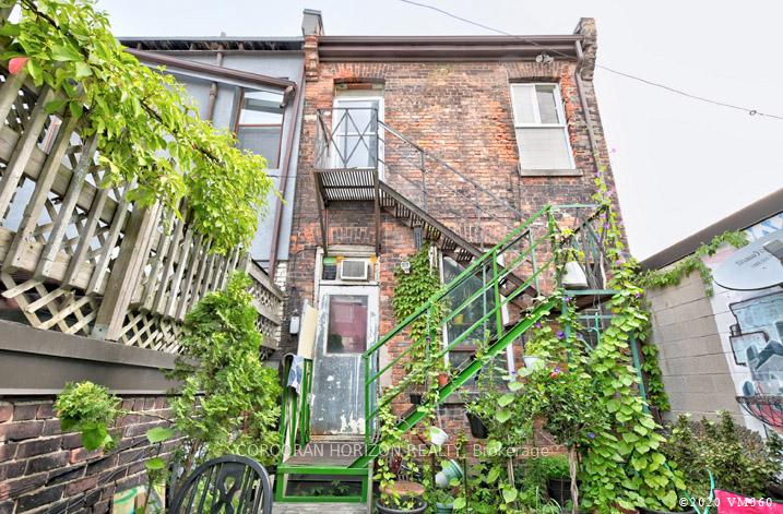 Photo 12 of Unit Upper, 391 Queen Street W, Toronto, Waterfront Communities — HOMEH