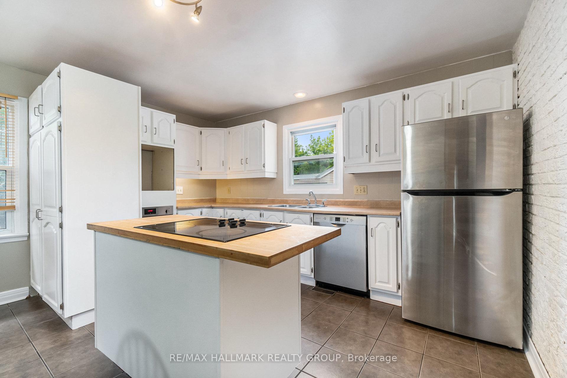 Photo 6 of Unit 1, 426 Blake Boulevard, Ottawa, Vanier — HOMEH