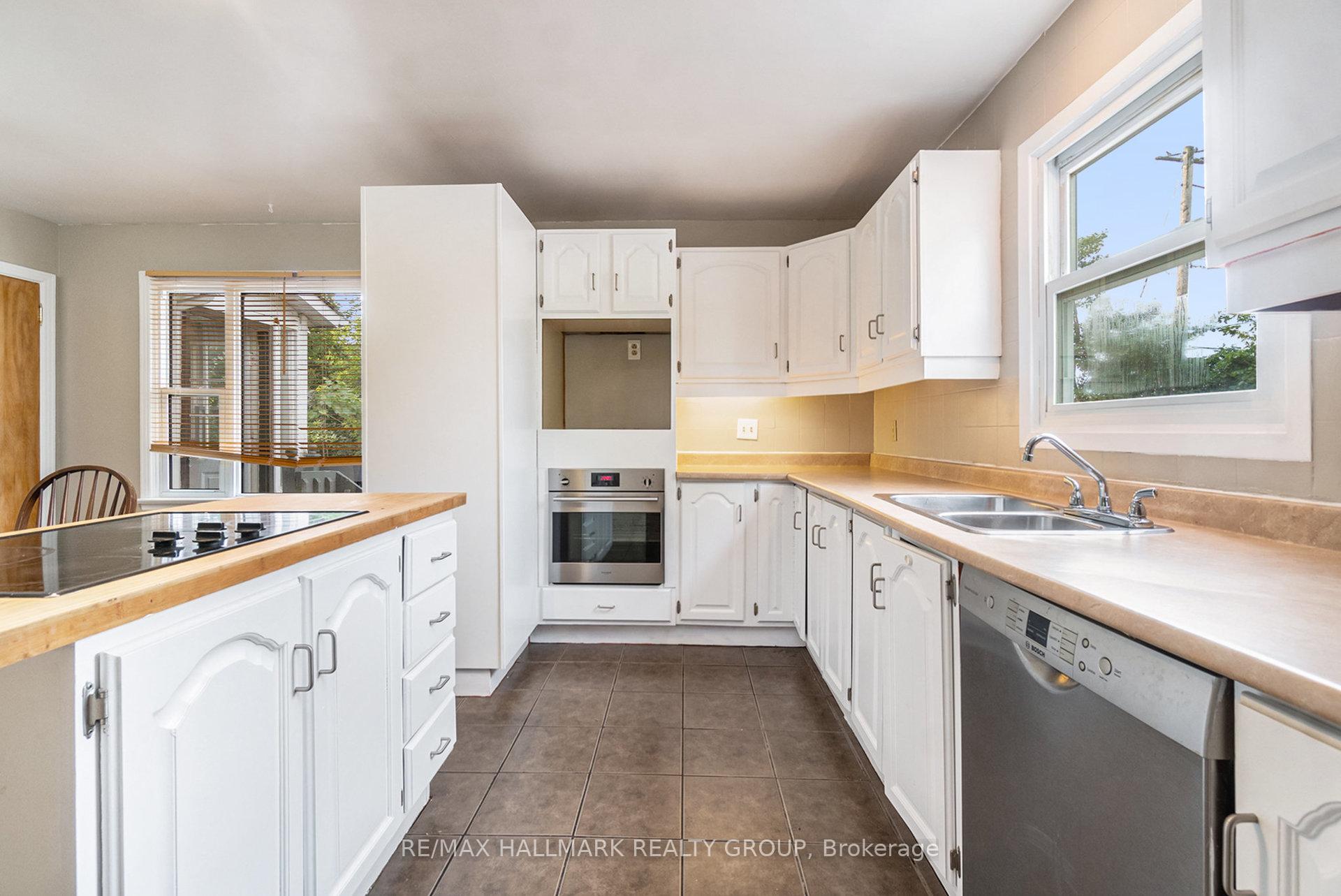 Photo 7 of Unit 1, 426 Blake Boulevard, Ottawa, Vanier — HOMEH