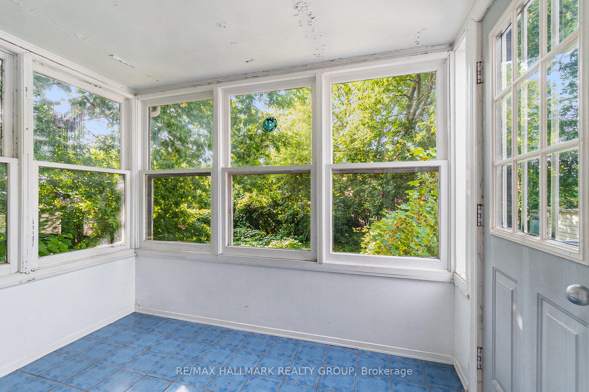 Photo 9 of Unit 1, 426 Blake Boulevard, Ottawa, Vanier — HOMEH