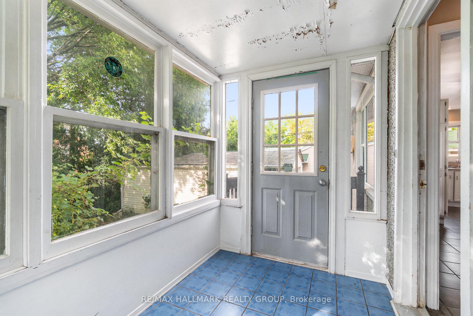 Photo 10 of Unit 1, 426 Blake Boulevard, Ottawa, Vanier — HOMEH