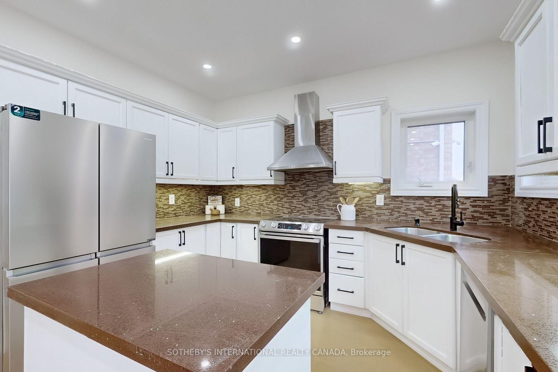 Photo 15 of 46 Forecastle Road, Vaughan, Patterson — HOMEH