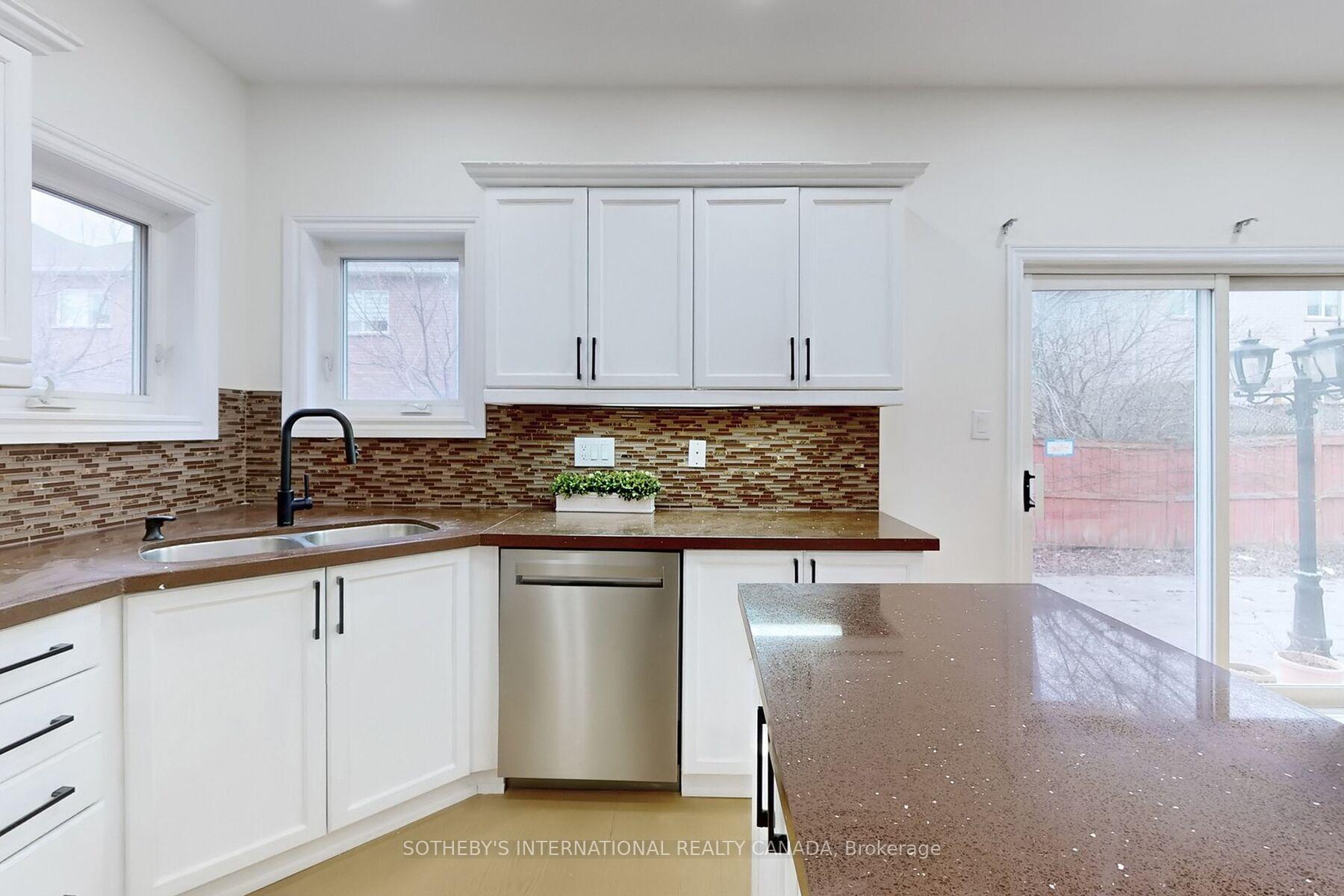 Photo 17 of 46 Forecastle Road, Vaughan, Patterson — HOMEH
