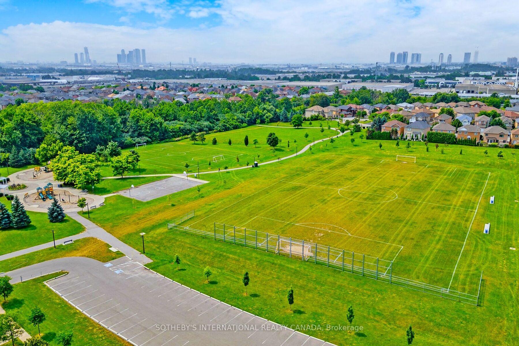 Photo 45 of 46 Forecastle Road, Vaughan, Patterson — HOMEH
