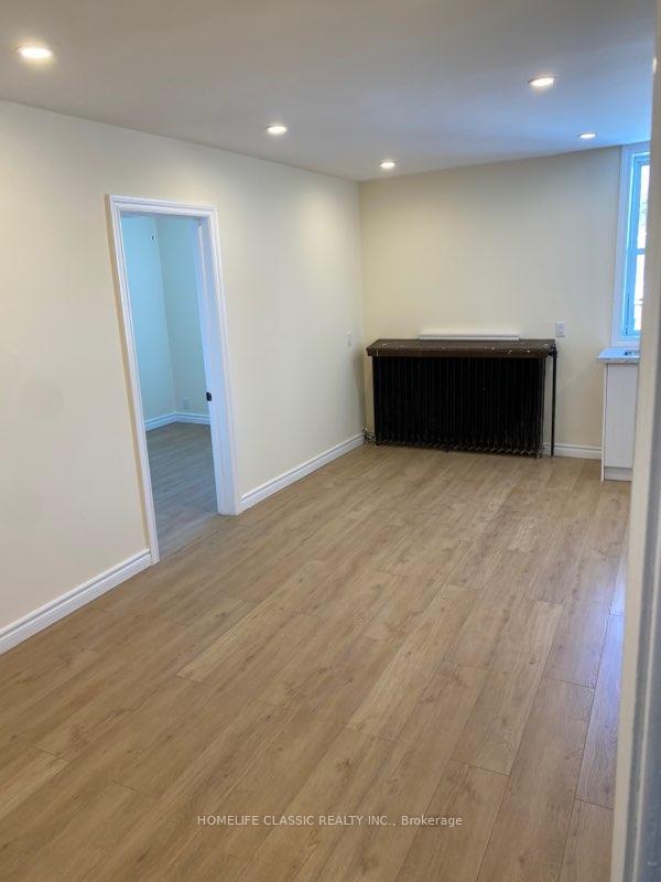 Photo 3 of Unit 6, 5 Main Street S, Uxbridge — HOMEH