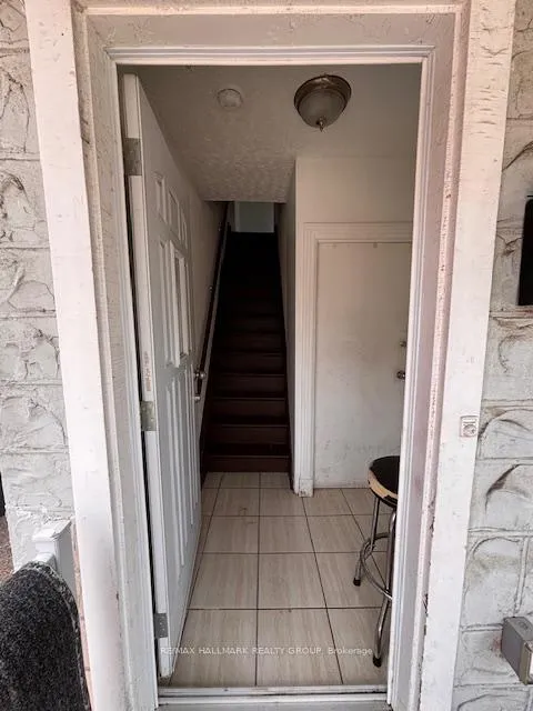 Photo 10 of 266 Emond Street, Ottawa, Vanier — HOMEH